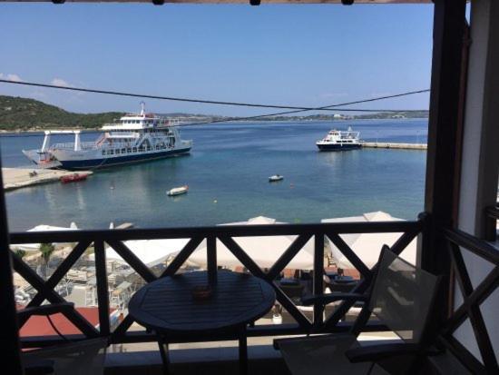 Pansion Pasalimani Hotel Ammoulianí Eksteriør billede